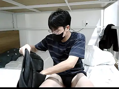 Snapshot of Gwencloudy chatting on 10/30/25, 03:13 Gwencloudy online show from 10/30/25, 03:13