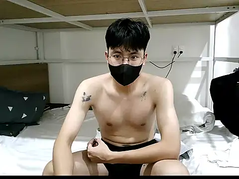 Snapshot of Gwencloudy chatting on 11/05/25, 05:13 Gwencloudy online show from 11/05/25, 05:13