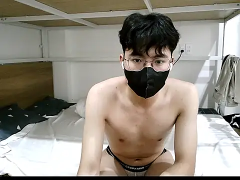 Snapshot of Gwencloudy chatting on 02/06/26, 05:01 Gwencloudy online show from 02/06/26, 05:01