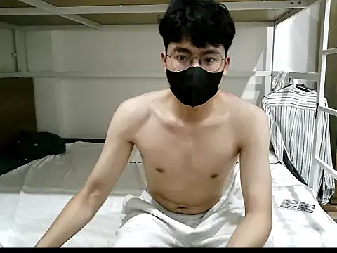 Snapshot of Gwencloudy chatting on 02/22/26, 09:19 Gwencloudy online show from 02/22/26, 09:19