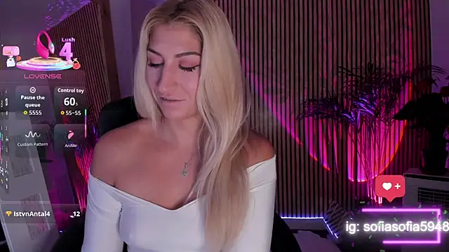 Snapshot of sofiah_ chatting on 09/11/25, 07:25 sofiah online show from 09/11/25, 07:25