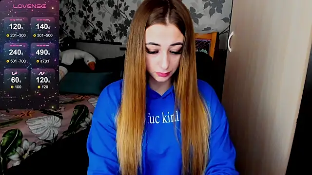 Snapshot of weakness4u chatting on 02/25/25, 05:41 weakness4u online show from 02/25/25, 05:41