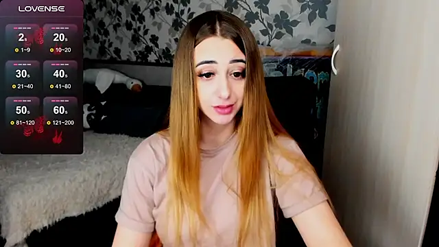 Snapshot of weakness4u chatting on 03/19/25, 04:36 weakness4u online show from 03/19/25, 04:36