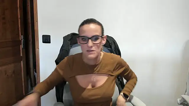 Madame Callie online show from 01/19/26, 01:37