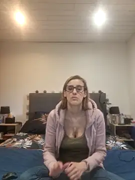 Madame Callie online show from 05/17/26, 05:53