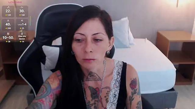 dark gotica online show from 12/22/25, 12:24