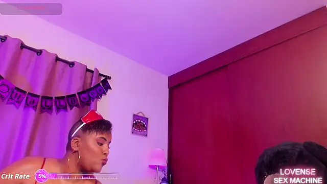 Snapshot of DianaBrownXX chatting on 10/28/25, 03:54 DianaBrownXX online show from 10/28/25, 03:54