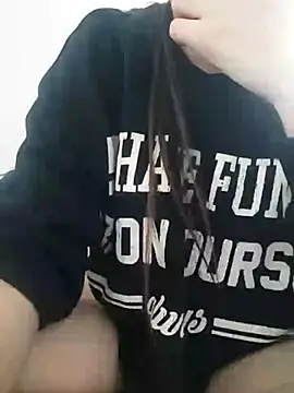 Snapshot of bruna_safadinhaa chatting on 02/26/25, 05:07 bruna safadinhaa online show from 02/26/25, 05:07