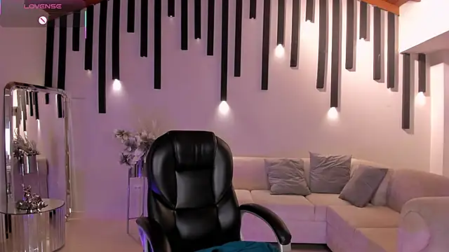 Snapshot of AmyWalker_ chatting on 02/20/25, 01:30 AmyWalker online show from 02/20/25, 01:30