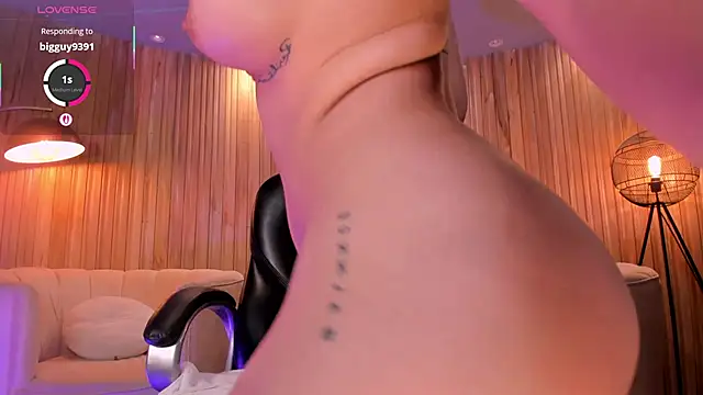 Snapshot of AmyWalker_ chatting on 02/27/25, 01:28 AmyWalker online show from 02/27/25, 01:28