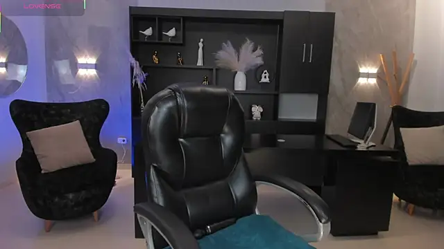 Snapshot of AmyWalker_ chatting on 03/16/25, 10:22 AmyWalker online show from 03/16/25, 10:22