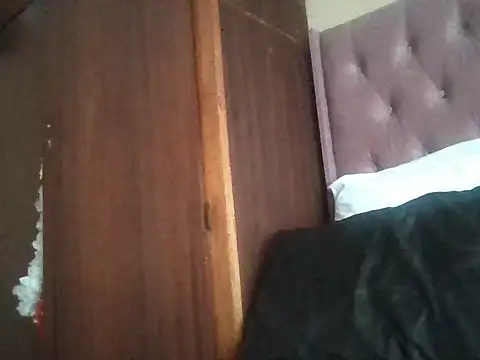 Snapshot of ShooingBunch chatting on 10/06/25, 08:12 ShooingBunch online show from 10/06/25, 08:12