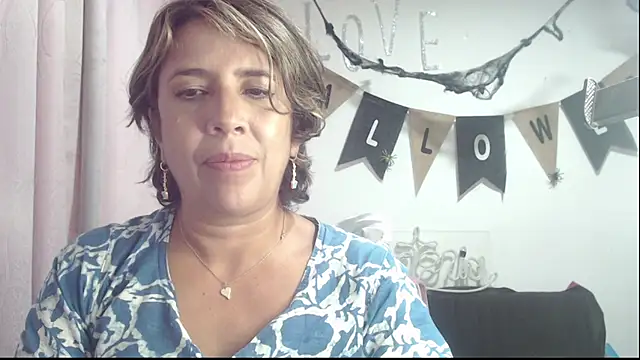 Victoria meester online show from 10/07/25, 09:01