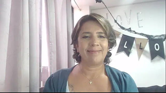 Victoria meester online show from 10/21/25, 07:47