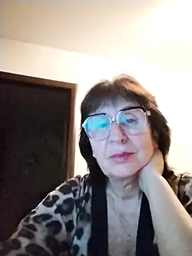 AlbinaXPretty online show from 11/12/25, 08:08