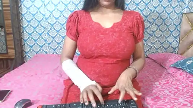 nikitahot3 online show from 12/18/25, 02:45