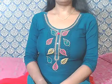 Snapshot of nikitahot3 chatting on 05/16/26, 10:47 nikitahot3 online show from 05/16/26, 10:47