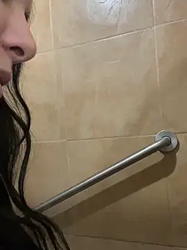 Snapshot of xocrybaby chatting on 12/20/24, 05:51 xocrybaby online show from 12/20/24, 05:51