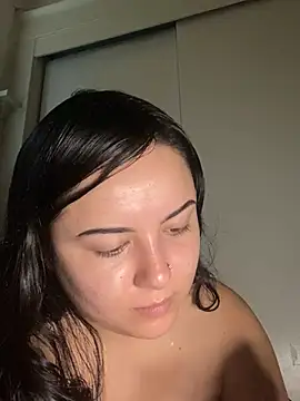 Snapshot of xocrybaby chatting on 12/24/24, 05:13 xocrybaby online show from 12/24/24, 05:13