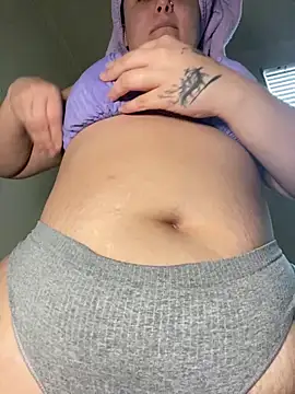 Snapshot of xocrybaby chatting on 01/31/25, 06:47 xocrybaby online show from 01/31/25, 06:47