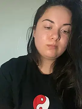 Snapshot of xocrybaby chatting on 02/16/25, 04:10 xocrybaby online show from 02/16/25, 04:10