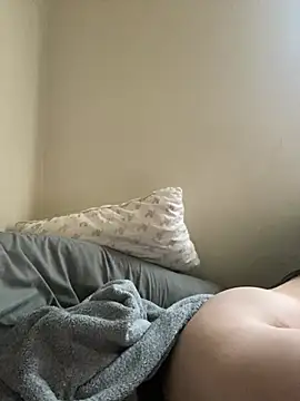 Snapshot of xocrybaby chatting on 02/23/25, 04:57 xocrybaby online show from 02/23/25, 04:57