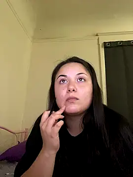 Snapshot of xocrybaby chatting on 10/05/25, 06:28 xocrybaby online show from 10/05/25, 06:28