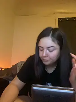 Snapshot of xocrybaby chatting on 11/29/25, 03:59 xocrybaby online show from 11/29/25, 03:59