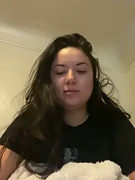 Snapshot of xocrybaby chatting on 12/13/25, 07:53 xocrybaby online show from 12/13/25, 07:53