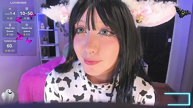 Snapshot of helen_bunnnyx chatting on 10/31/25, 07:09 helen bunnnyx online show from 10/31/25, 07:09