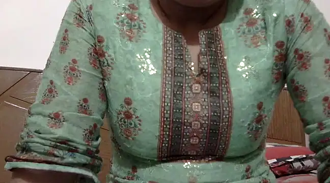 Snapshot of shekira99 chatting on 03/11/25, 02:51 shekira99 online show from 03/11/25, 02:51