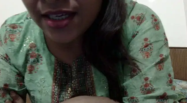 Snapshot of shekira99 chatting on 03/18/25, 02:37 shekira99 online show from 03/18/25, 02:37