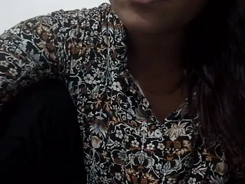 Snapshot of shekira99 chatting on 10/17/25, 02:52 shekira99 online show from 10/17/25, 02:52