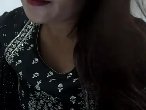 Snapshot of shekira99 chatting on 10/20/25, 12:38 shekira99 online show from 10/20/25, 12:38