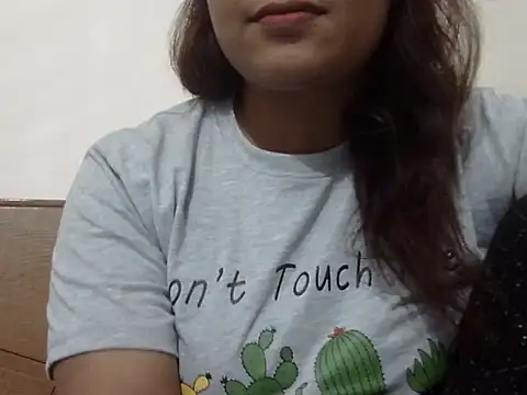 Snapshot of shekira99 chatting on 10/22/25, 01:33 shekira99 online show from 10/22/25, 01:33