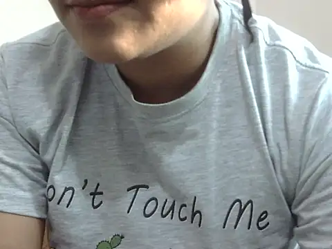 Snapshot of shekira99 chatting on 10/23/25, 01:38 shekira99 online show from 10/23/25, 01:38