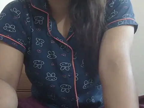 Snapshot of shekira99 chatting on 11/02/25, 05:32 shekira99 online show from 11/02/25, 05:32