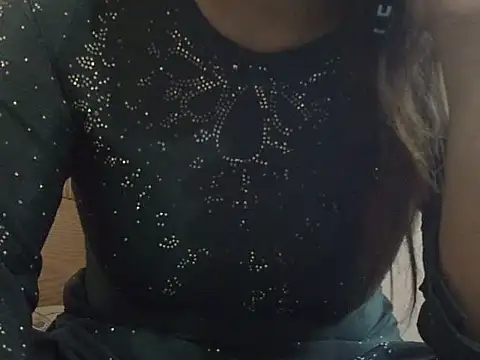 Snapshot of shekira99 chatting on 11/24/25, 05:29 shekira99 online show from 11/24/25, 05:29