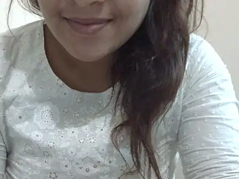 Snapshot of shekira99 chatting on 11/25/25, 06:02 shekira99 online show from 11/25/25, 06:02