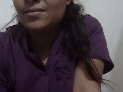 Snapshot of shekira99 chatting on 02/22/26, 02:04 shekira99 online show from 02/22/26, 02:04