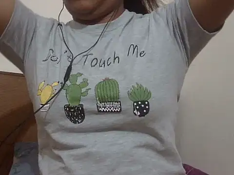 Snapshot of shekira99 chatting on 02/24/26, 02:26 shekira99 online show from 02/24/26, 02:26