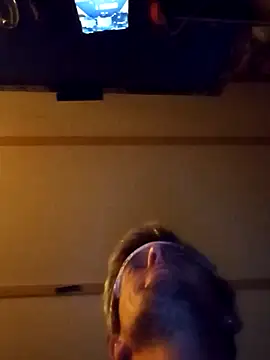 Snapshot of j_hollywood91 chatting on 10/28/25, 03:54 j hollywood91 online show from 10/28/25, 03:54