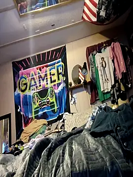 Snapshot of j_hollywood91 chatting on 10/31/25, 12:00 j hollywood91 online show from 10/31/25, 12:00