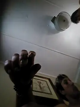 Snapshot of j_hollywood91 chatting on 11/30/25, 03:16 j hollywood91 online show from 11/30/25, 03:16