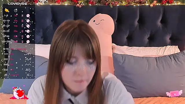 Snapshot of AliceLanley chatting on 01/17/25, 03:22 AliceLanley online show from 01/17/25, 03:22