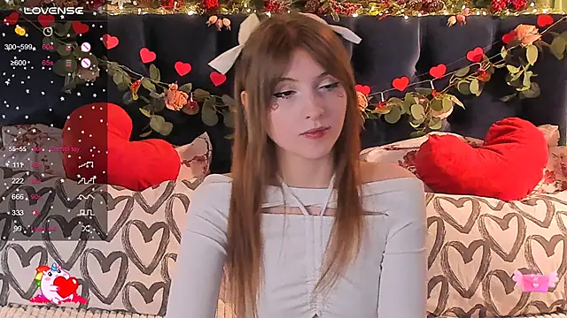 Snapshot of AliceLanley chatting on 02/14/25, 12:14 AliceLanley online show from 02/14/25, 12:14