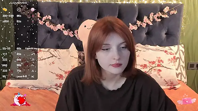 Snapshot of AliceLanley chatting on 10/03/25, 11:18 AliceLanley online show from 10/03/25, 11:18