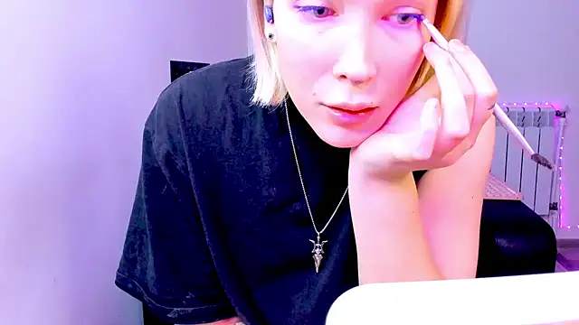 dollmore online show from 11/29/25, 02:58