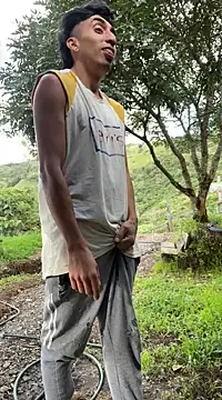 Snapshot of vergasgrandes chatting on 12/17/24, 09:16 vergasgrandes online show from 12/17/24, 09:16