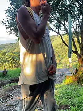 Snapshot of vergasgrandes chatting on 12/18/24, 10:46 vergasgrandes online show from 12/18/24, 10:46